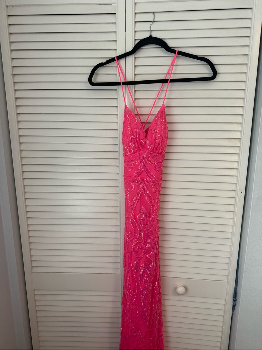 windsor hot pink sequin pattern prom dress